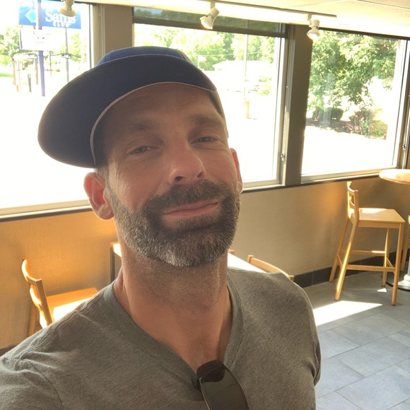 Meet your Posher, Garth - Picture 1 of 1